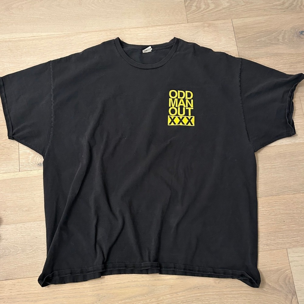 Odd Man Out Hardcore Band Tee Mens‎ 3XL Punk Streetwear Graphic Edge Grunge Alt